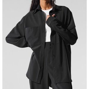 Alo Yoga Dreamscape Longsleeve Button-down in black
